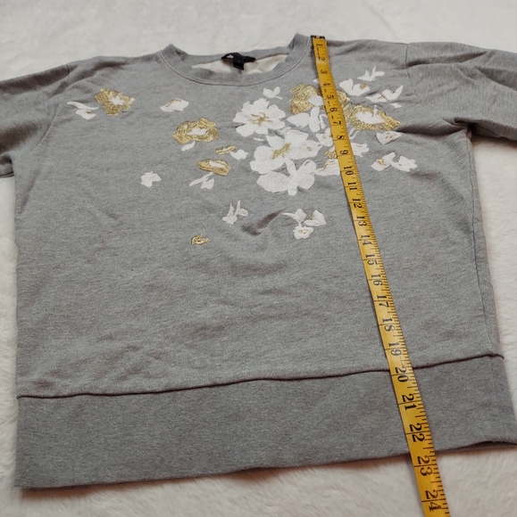 J. Crew Gray Floral Embroidered Long Sleeve Sweatshirt Size S - Picture 4 of 10